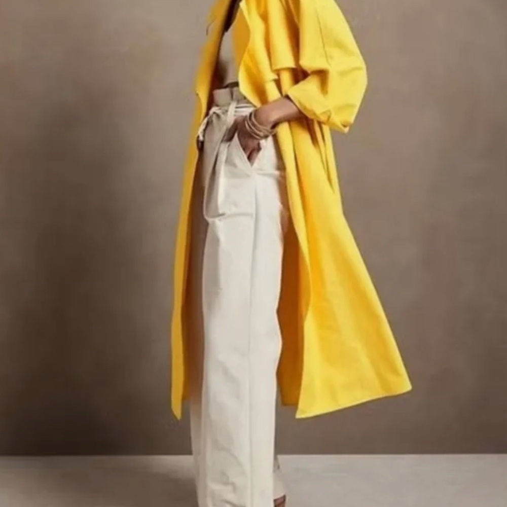 NWT.Retail $200. Size M. Banana Republic yellow opera coat. Midi length.